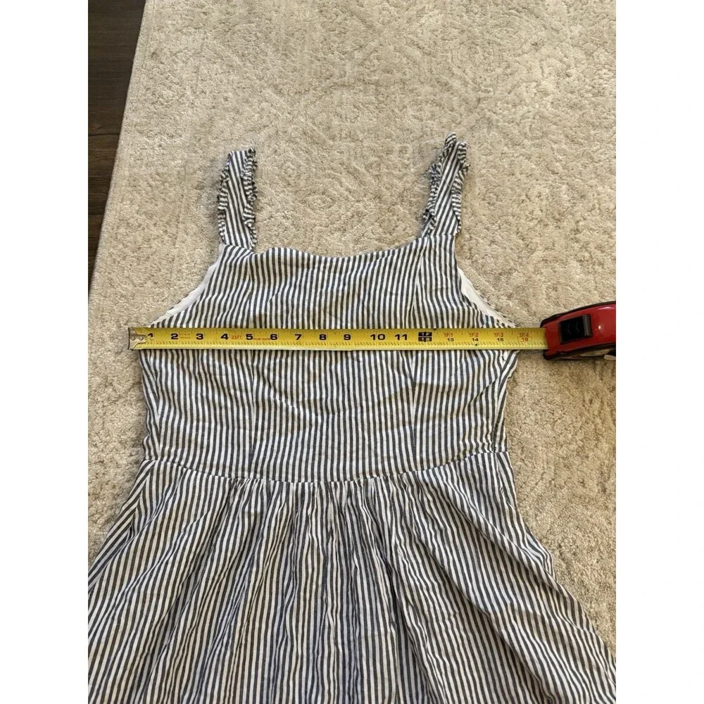 Gray & White Pinstripe Dress Size Medium Seersucker Ruffled Straps Ruched Back - Picture 7 of 9